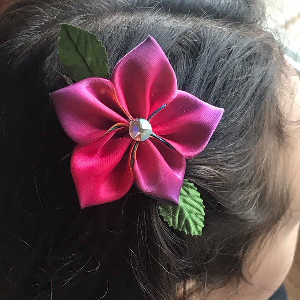 Kanzashi flower hair clip, pink